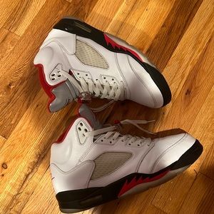 Jordan 5 fire red